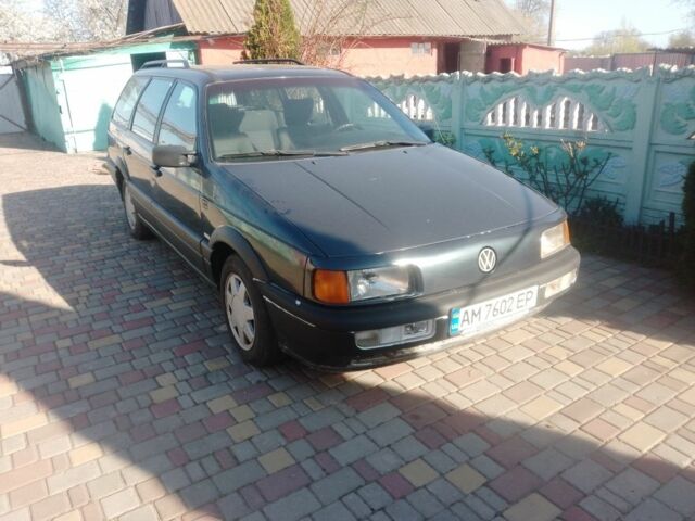 Синий Фольксваген Пассат, объемом двигателя 2 л и пробегом 332 тыс. км за 1600 $, фото 2 на Automoto.ua