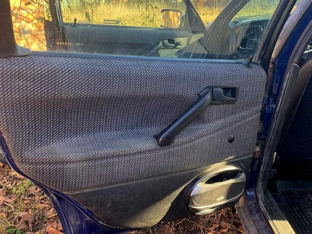 Синий Фольксваген Пассат, объемом двигателя 1.8 л и пробегом 497 тыс. км за 1100 $, фото 11 на Automoto.ua