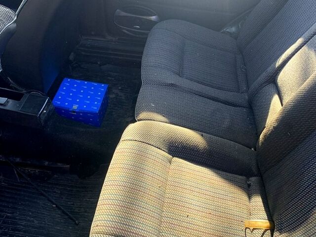 Синий Фольксваген Пассат, объемом двигателя 1.8 л и пробегом 497 тыс. км за 1100 $, фото 6 на Automoto.ua