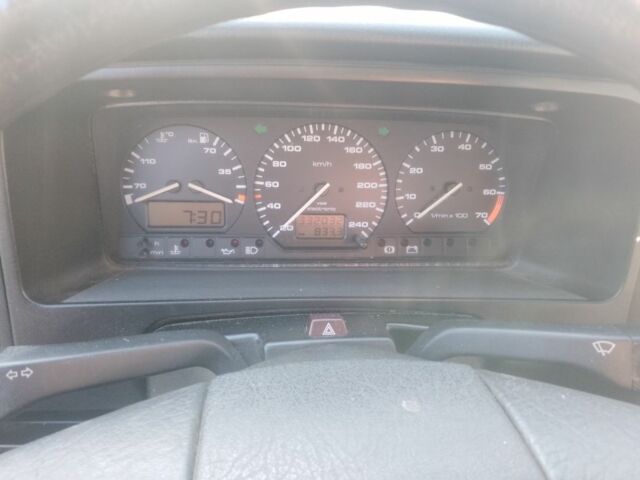 Синий Фольксваген Пассат, объемом двигателя 2 л и пробегом 332 тыс. км за 1600 $, фото 5 на Automoto.ua