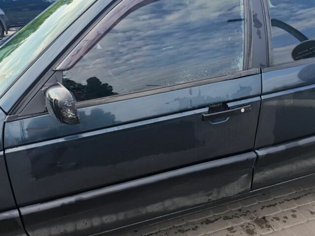 Синий Фольксваген Пассат, объемом двигателя 1.8 л и пробегом 450 тыс. км за 2200 $, фото 4 на Automoto.ua