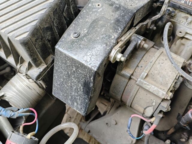 Синий Фольксваген Пассат, объемом двигателя 1.8 л и пробегом 450 тыс. км за 2200 $, фото 13 на Automoto.ua