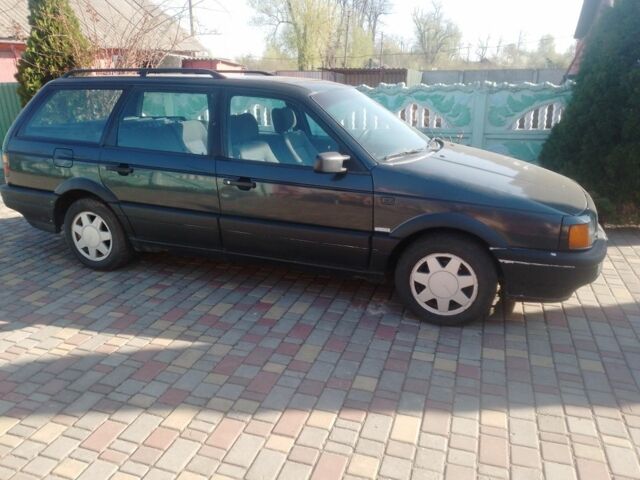 Синий Фольксваген Пассат, объемом двигателя 2 л и пробегом 332 тыс. км за 1600 $, фото 7 на Automoto.ua