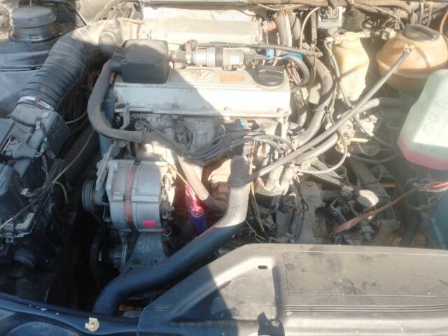 Синий Фольксваген Пассат, объемом двигателя 2 л и пробегом 332 тыс. км за 1600 $, фото 6 на Automoto.ua