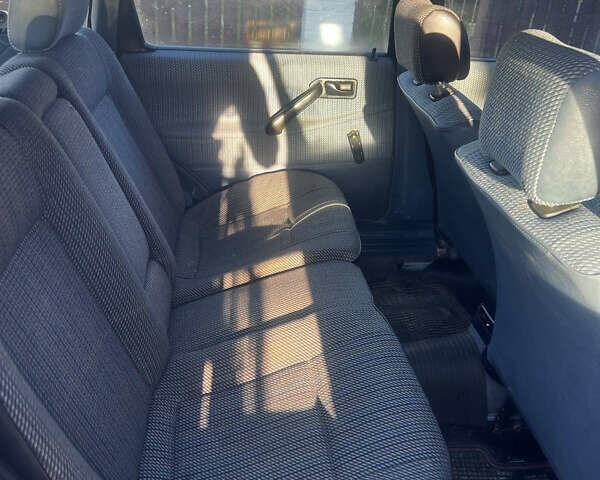 Синий Фольксваген Пассат, объемом двигателя 1.9 л и пробегом 382 тыс. км за 1650 $, фото 5 на Automoto.ua