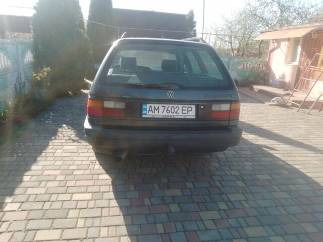 Синий Фольксваген Пассат, объемом двигателя 2 л и пробегом 332 тыс. км за 1600 $, фото 3 на Automoto.ua