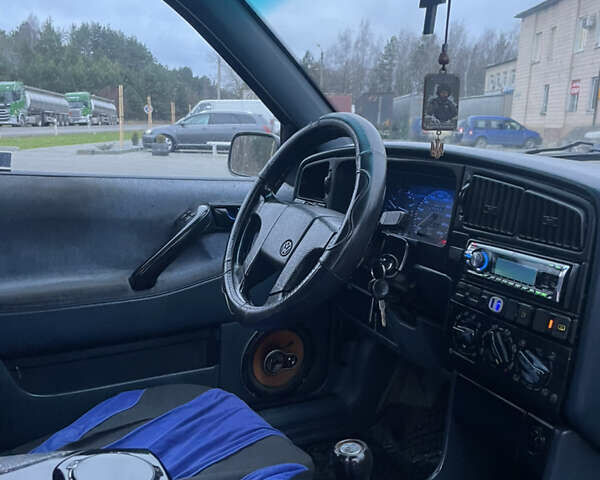 Синій Фольксваген Пассат, об'ємом двигуна 1.9 л та пробігом 411 тис. км за 1999 $, фото 32 на Automoto.ua