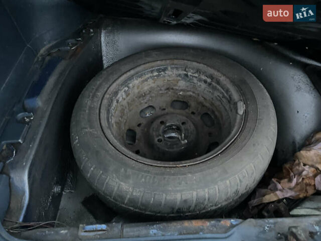 Синій Фольксваген Пассат, об'ємом двигуна 1.9 л та пробігом 411 тис. км за 1999 $, фото 39 на Automoto.ua