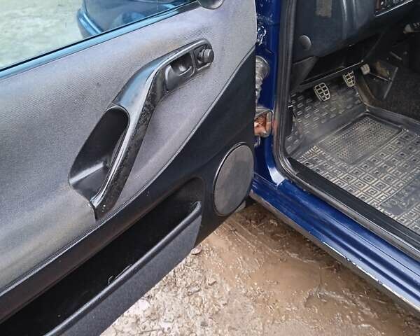 Синий Фольксваген Пассат, объемом двигателя 2 л и пробегом 364 тыс. км за 1450 $, фото 24 на Automoto.ua