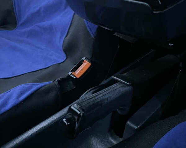 Синій Фольксваген Пассат, об'ємом двигуна 1.9 л та пробігом 411 тис. км за 1999 $, фото 37 на Automoto.ua