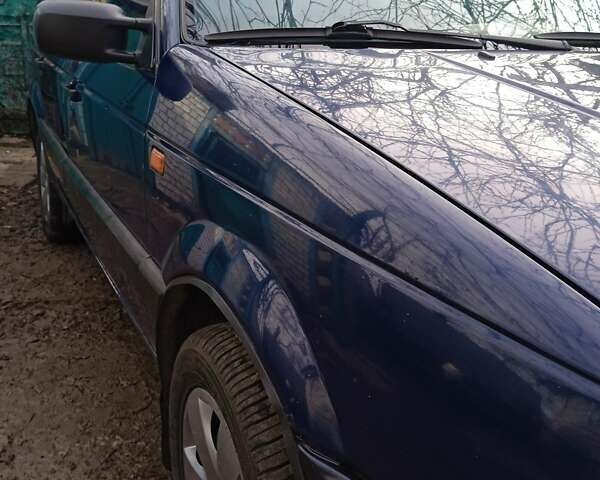 Синий Фольксваген Пассат, объемом двигателя 2 л и пробегом 364 тыс. км за 1450 $, фото 7 на Automoto.ua