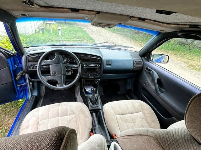 Синий Фольксваген Пассат, объемом двигателя 2 л и пробегом 290 тыс. км за 2350 $, фото 6 на Automoto.ua