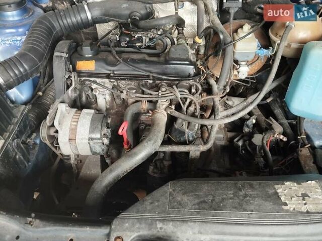 Синий Фольксваген Пассат, объемом двигателя 1.78 л и пробегом 380 тыс. км за 1450 $, фото 1 на Automoto.ua