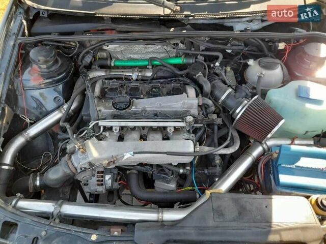 Синий Фольксваген Пассат, объемом двигателя 1.8 л и пробегом 392 тыс. км за 1750 $, фото 13 на Automoto.ua