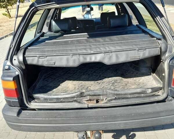 Синий Фольксваген Пассат, объемом двигателя 1.8 л и пробегом 392 тыс. км за 1750 $, фото 10 на Automoto.ua