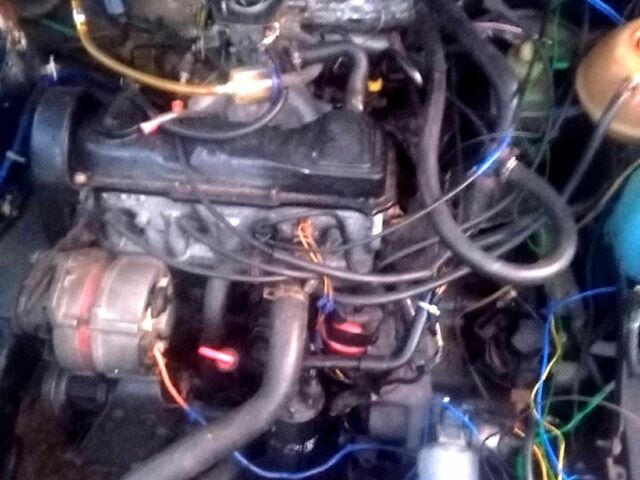 Синий Фольксваген Пассат, объемом двигателя 1.8 л и пробегом 222 тыс. км за 1100 $, фото 1 на Automoto.ua