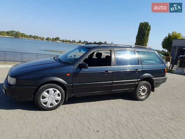 Синий Фольксваген Пассат, объемом двигателя 1.8 л и пробегом 392 тыс. км за 1750 $, фото 3 на Automoto.ua