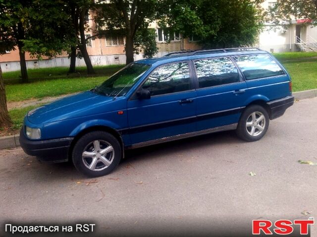 Синий Фольксваген Пассат, объемом двигателя 1.8 л и пробегом 200 тыс. км за 2000 $, фото 8 на Automoto.ua