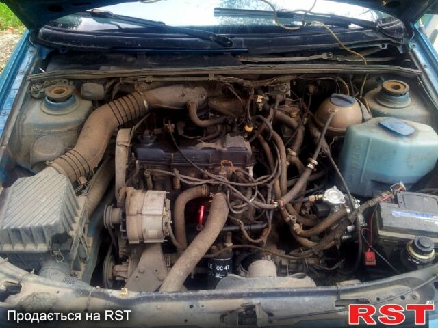 Синий Фольксваген Пассат, объемом двигателя 1.8 л и пробегом 200 тыс. км за 2000 $, фото 3 на Automoto.ua