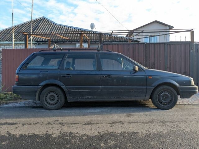 Синий Фольксваген Пассат, объемом двигателя 1.6 л и пробегом 414 тыс. км за 1500 $, фото 2 на Automoto.ua