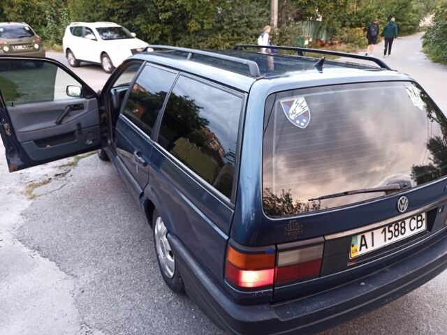 Синий Фольксваген Пассат, объемом двигателя 1.8 л и пробегом 280 тыс. км за 1700 $, фото 3 на Automoto.ua