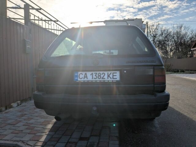 Синий Фольксваген Пассат, объемом двигателя 1.6 л и пробегом 414 тыс. км за 1500 $, фото 1 на Automoto.ua