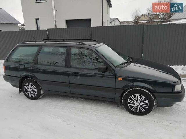 Синий Фольксваген Пассат, объемом двигателя 2 л и пробегом 360 тыс. км за 2700 $, фото 4 на Automoto.ua