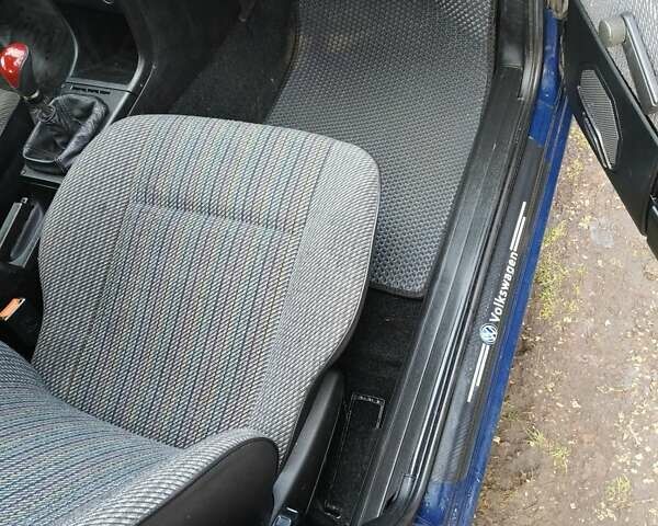 Синий Фольксваген Пассат, объемом двигателя 1.78 л и пробегом 222 тыс. км за 2500 $, фото 10 на Automoto.ua