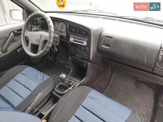 Синий Фольксваген Пассат, объемом двигателя 2 л и пробегом 360 тыс. км за 2700 $, фото 31 на Automoto.ua