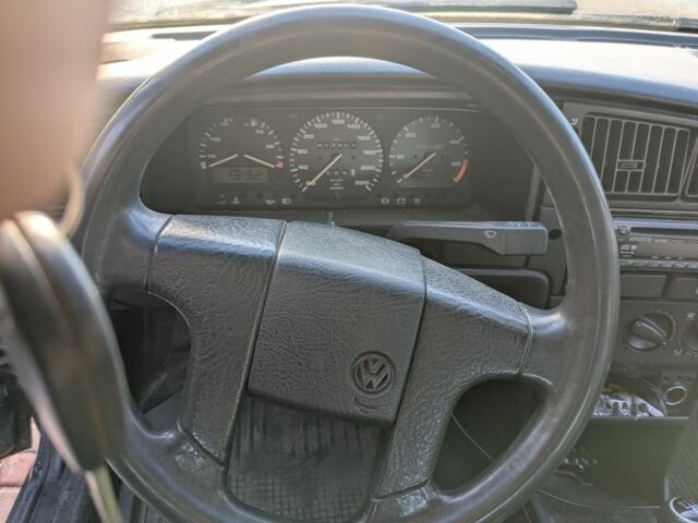 Синий Фольксваген Пассат, объемом двигателя 1.6 л и пробегом 414 тыс. км за 1500 $, фото 6 на Automoto.ua