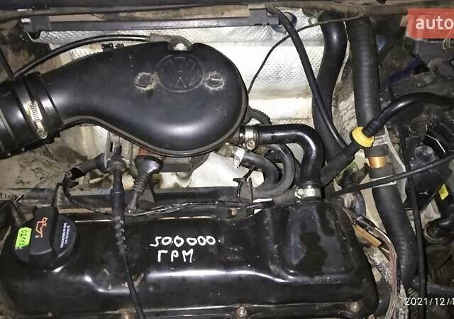 Синий Фольксваген Пассат, объемом двигателя 1.8 л и пробегом 411 тыс. км за 2200 $, фото 6 на Automoto.ua