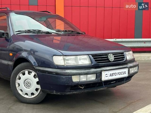 Синій Фольксваген Пассат, об'ємом двигуна 1.8 л та пробігом 245 тис. км за 2490 $, фото 1 на Automoto.ua
