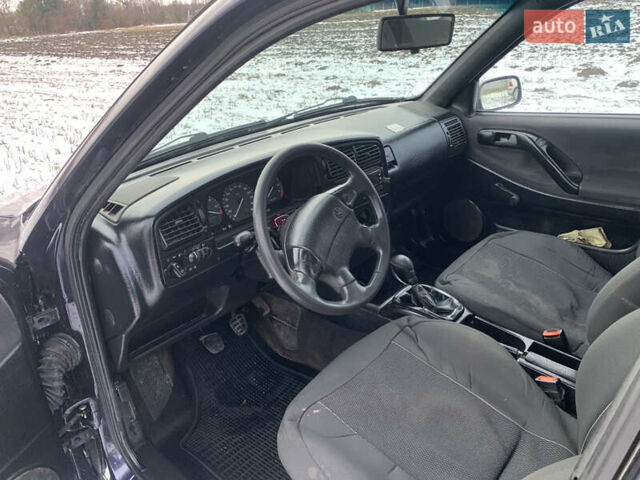 Синій Фольксваген Пассат, об'ємом двигуна 2 л та пробігом 370 тис. км за 1900 $, фото 11 на Automoto.ua