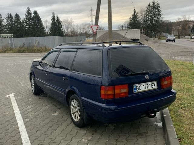 Синій Фольксваген Пассат, об'ємом двигуна 2 л та пробігом 471 тис. км за 1900 $, фото 2 на Automoto.ua