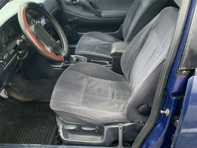 Синій Фольксваген Пассат, об'ємом двигуна 2 л та пробігом 471 тис. км за 1900 $, фото 5 на Automoto.ua