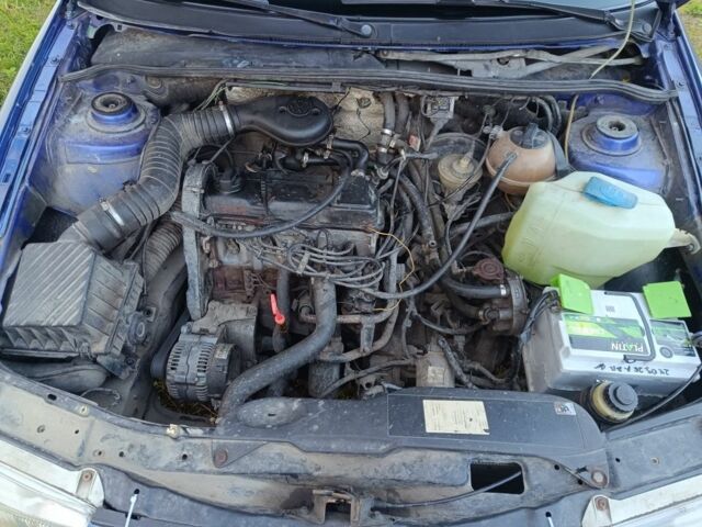 Синій Фольксваген Пассат, об'ємом двигуна 1.8 л та пробігом 343 тис. км за 2400 $, фото 17 на Automoto.ua