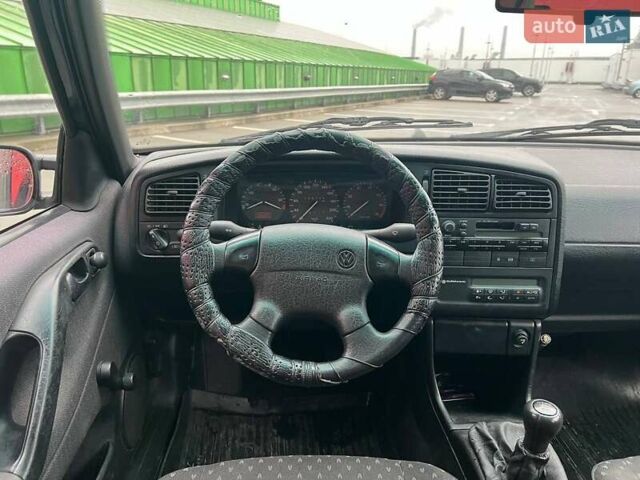 Синій Фольксваген Пассат, об'ємом двигуна 1.8 л та пробігом 245 тис. км за 2490 $, фото 13 на Automoto.ua