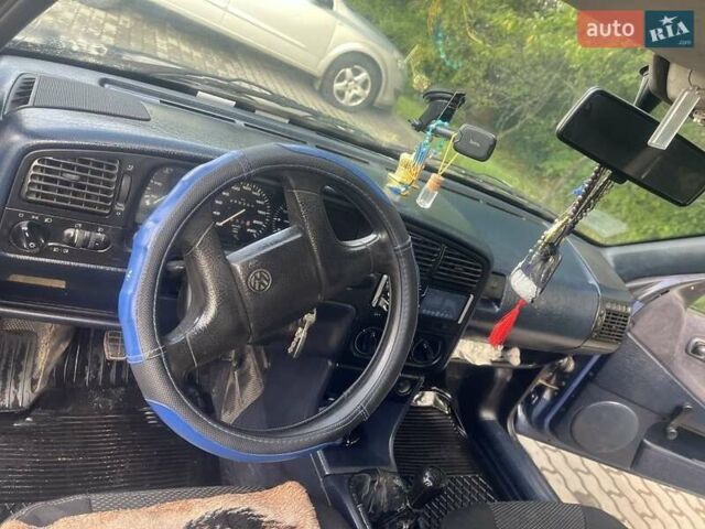 Синий Фольксваген Пассат, объемом двигателя 1.8 л и пробегом 500 тыс. км за 2500 $, фото 6 на Automoto.ua