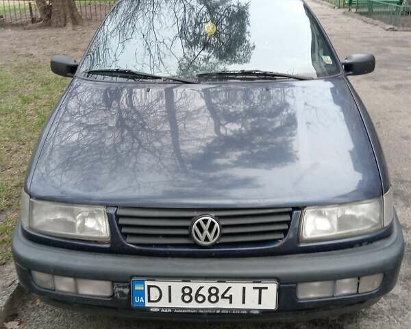 Синий Фольксваген Пассат, объемом двигателя 1.6 л и пробегом 285 тыс. км за 2500 $, фото 2 на Automoto.ua