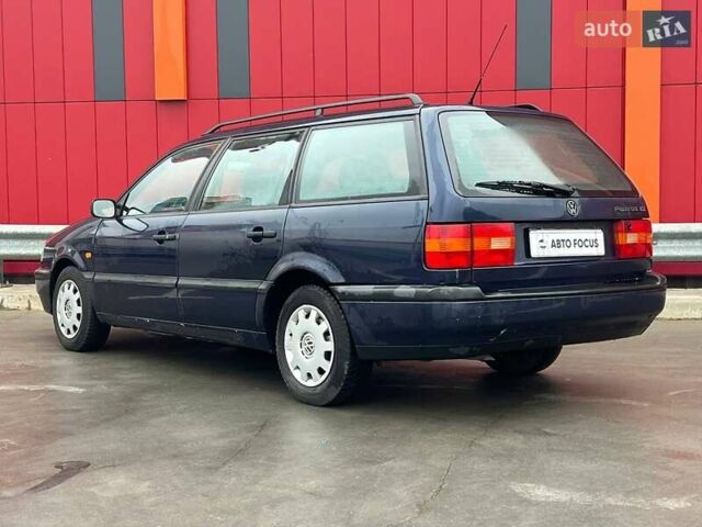 Синій Фольксваген Пассат, об'ємом двигуна 1.8 л та пробігом 245 тис. км за 2490 $, фото 4 на Automoto.ua