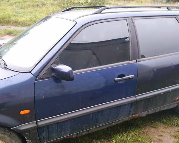 Синий Фольксваген Пассат, объемом двигателя 2 л и пробегом 300 тыс. км за 1800 $, фото 5 на Automoto.ua