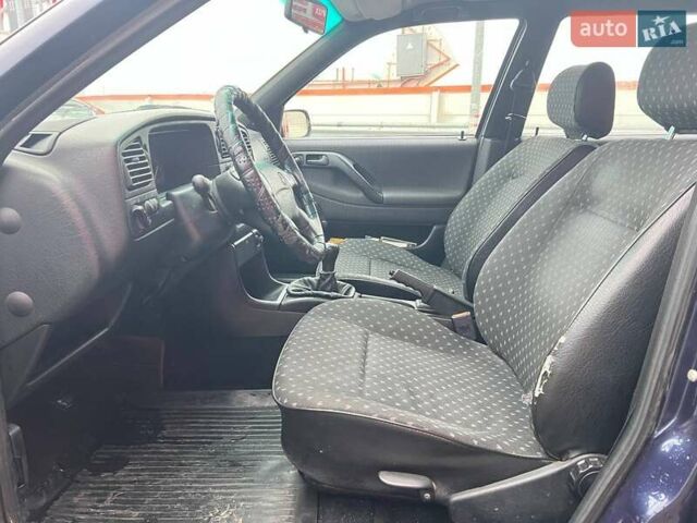 Синій Фольксваген Пассат, об'ємом двигуна 1.8 л та пробігом 245 тис. км за 2490 $, фото 10 на Automoto.ua