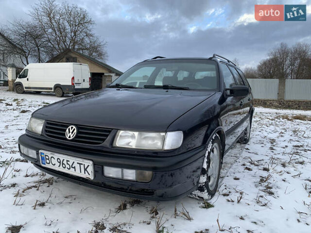 Синій Фольксваген Пассат, об'ємом двигуна 2 л та пробігом 370 тис. км за 1900 $, фото 3 на Automoto.ua