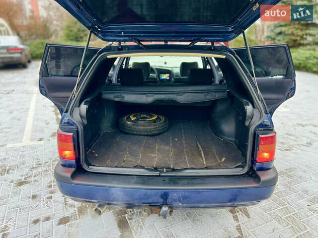 Синий Фольксваген Пассат, объемом двигателя 1.6 л и пробегом 350 тыс. км за 2850 $, фото 10 на Automoto.ua