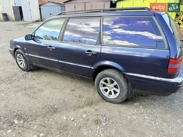 Синий Фольксваген Пассат, объемом двигателя 2 л и пробегом 300 тыс. км за 1850 $, фото 9 на Automoto.ua