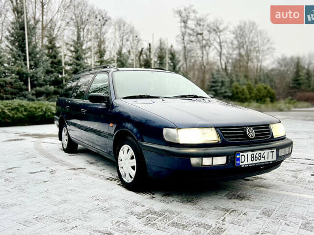 Синий Фольксваген Пассат, объемом двигателя 1.6 л и пробегом 350 тыс. км за 2850 $, фото 6 на Automoto.ua