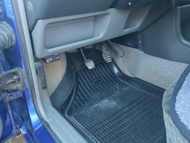 Синій Фольксваген Пассат, об'ємом двигуна 1.8 л та пробігом 343 тис. км за 2400 $, фото 8 на Automoto.ua