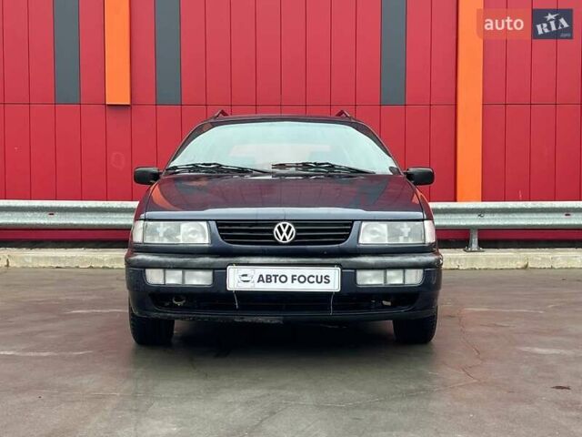 Синій Фольксваген Пассат, об'ємом двигуна 1.8 л та пробігом 245 тис. км за 2490 $, фото 2 на Automoto.ua