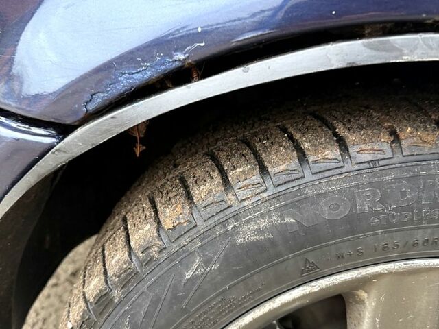 Синий Фольксваген Пассат, объемом двигателя 2 л и пробегом 468 тыс. км за 1850 $, фото 6 на Automoto.ua