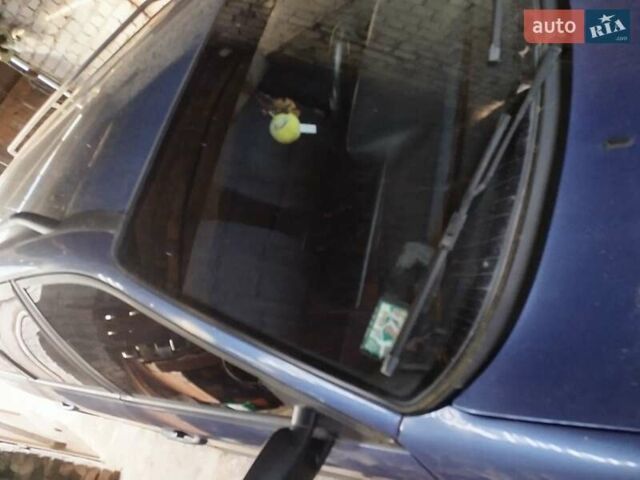 Синий Фольксваген Пассат, объемом двигателя 1.8 л и пробегом 411 тыс. км за 2200 $, фото 5 на Automoto.ua